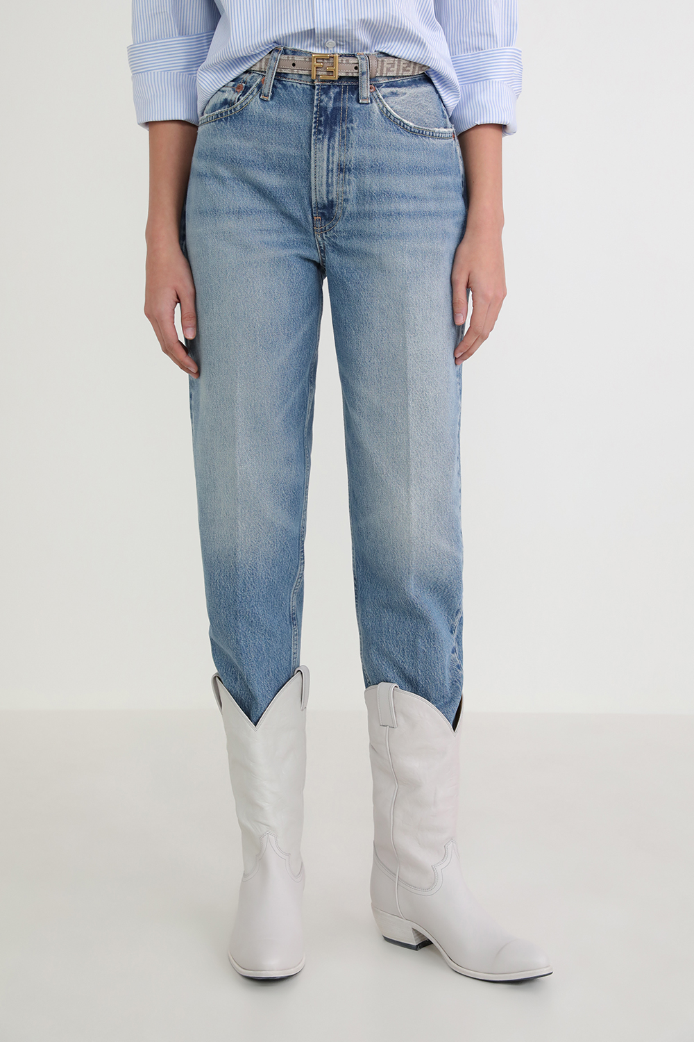 תמונת כל הלוק של מגפי בוקרים מעור